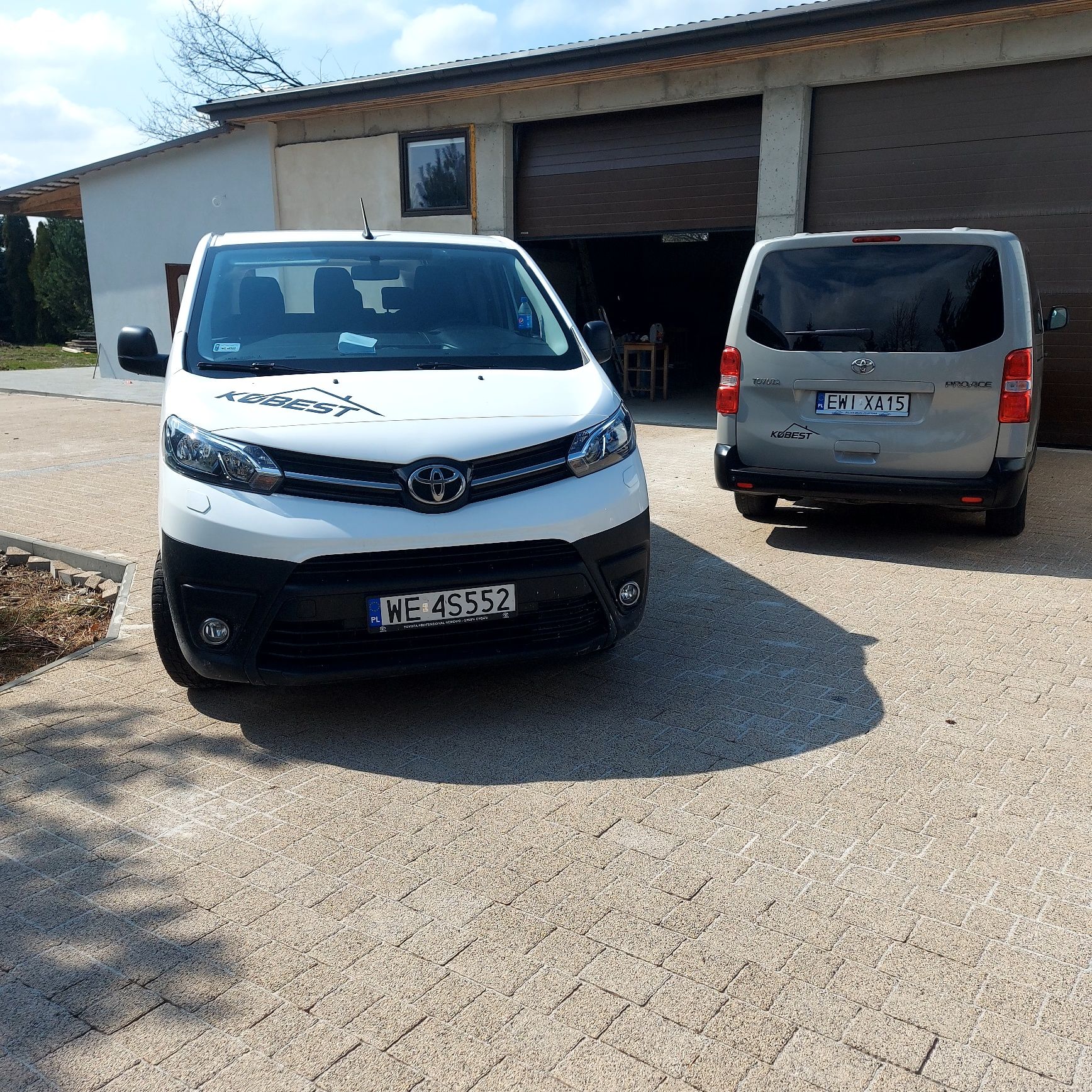 Wynajem busów 9 osobowych  Toyota