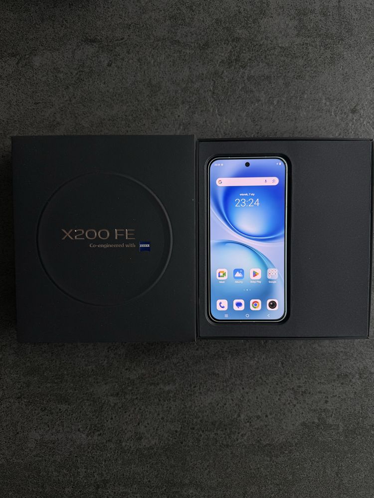 NOWY Smartfon VIVO X200 FE 5G 12/512GB 6.31" 120Hz