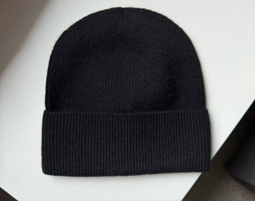 Nowa czapka czarna la mania welna merino + druga czapka gratis nowa