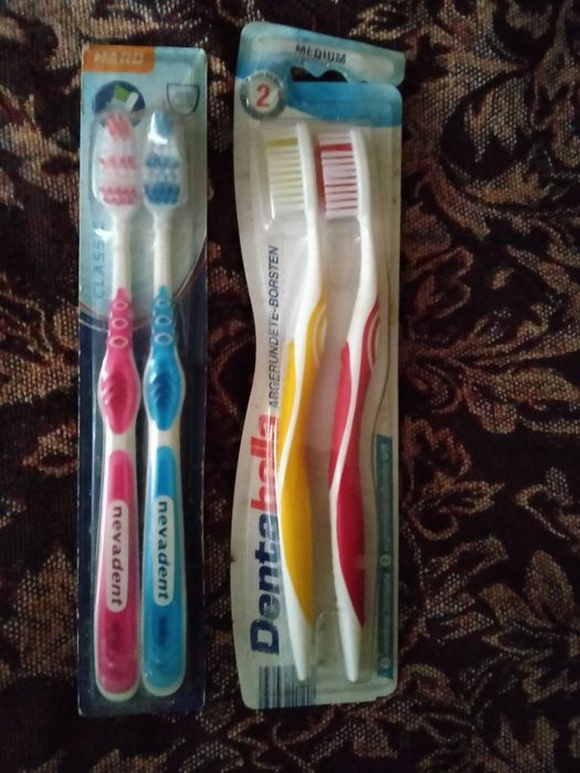 Новые зубные щетки.