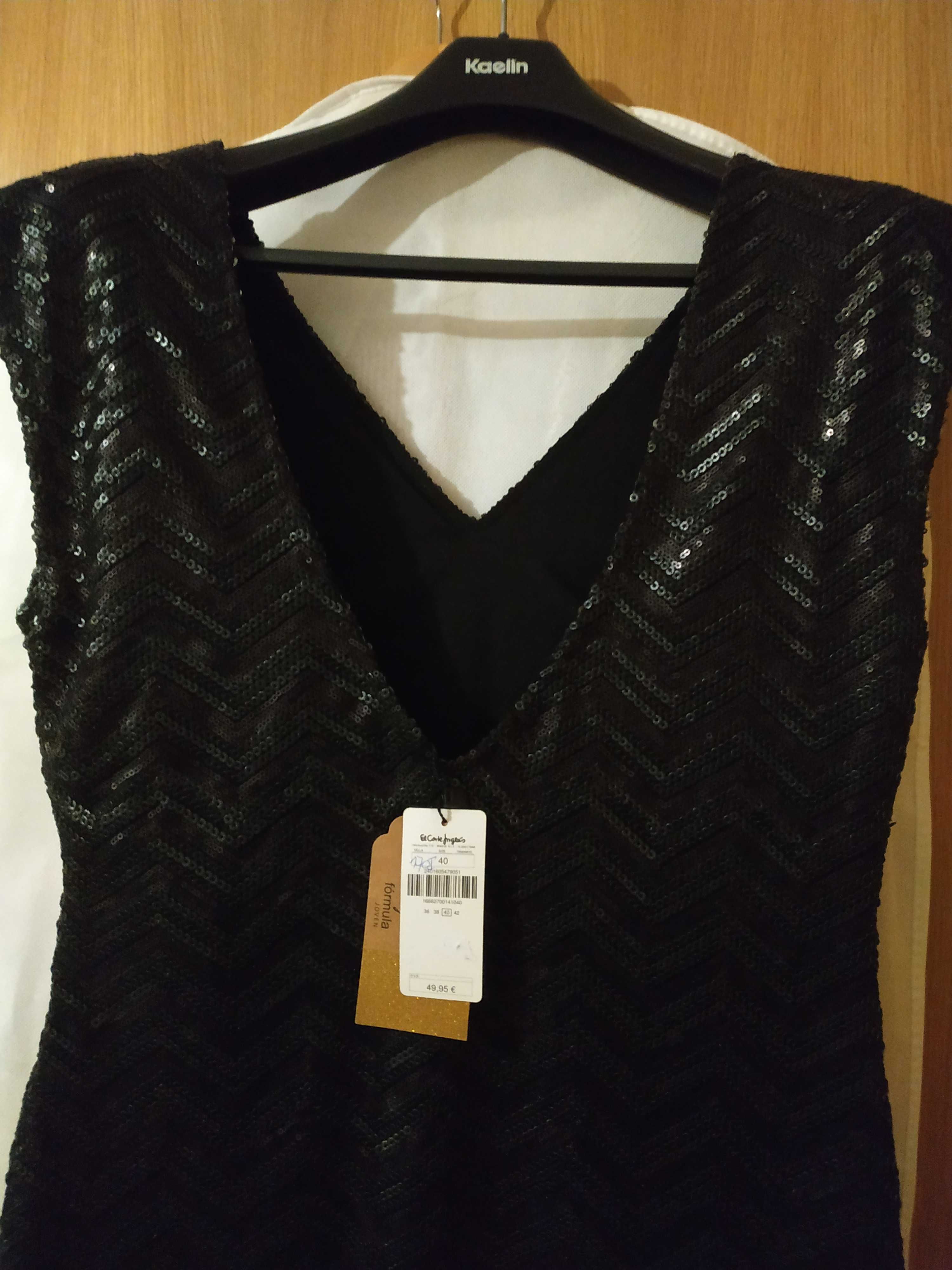 Vestido preto de missangas