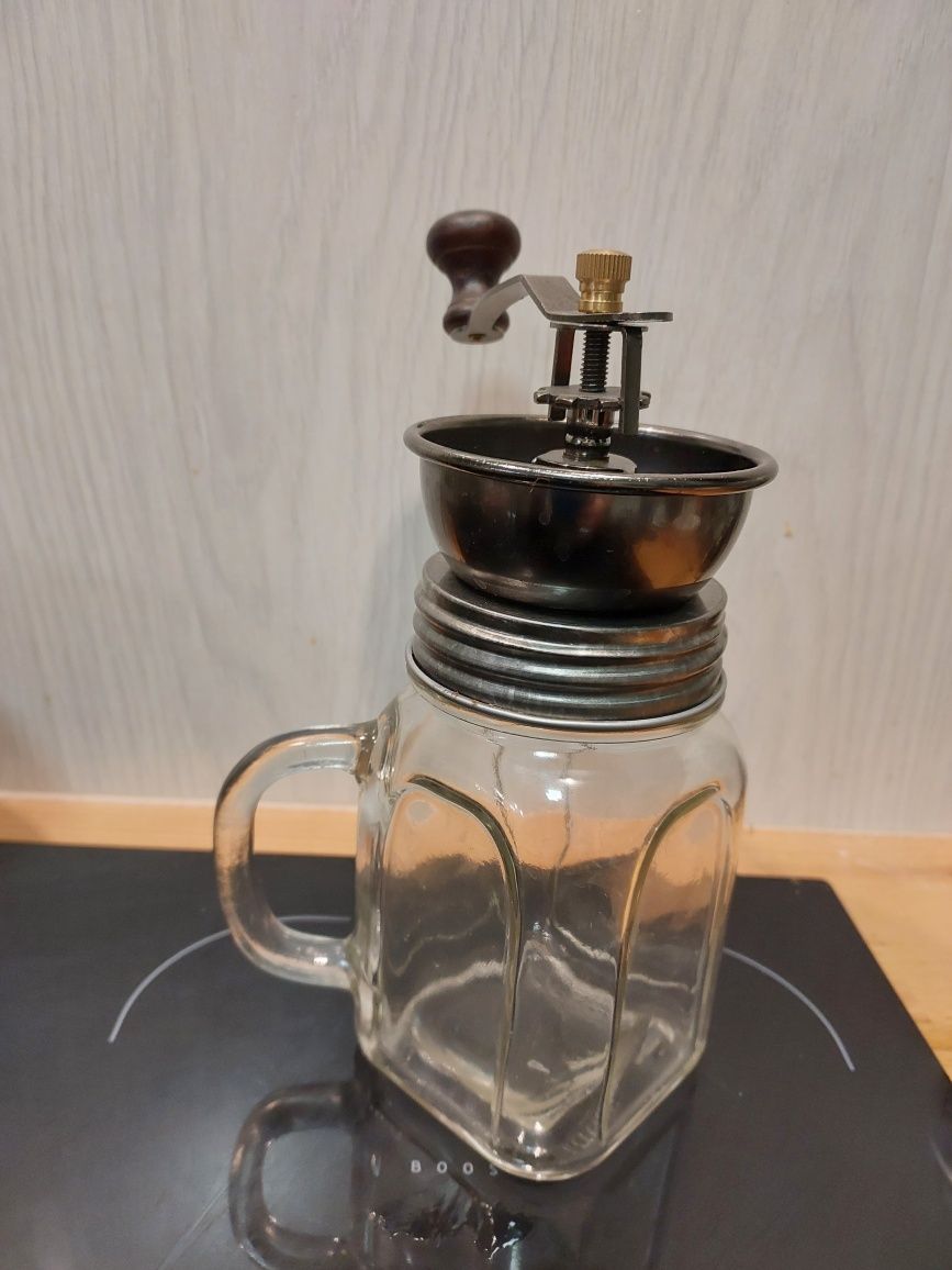 Nowy nieużywany Młynek do mielenia kawy pieprzu szkło metal