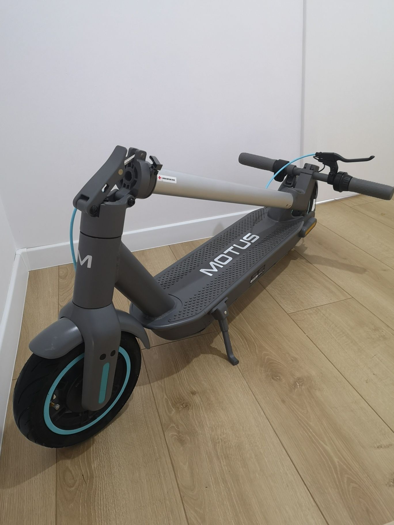Hulajnoga elektryczna Motus Scooty 10 2022