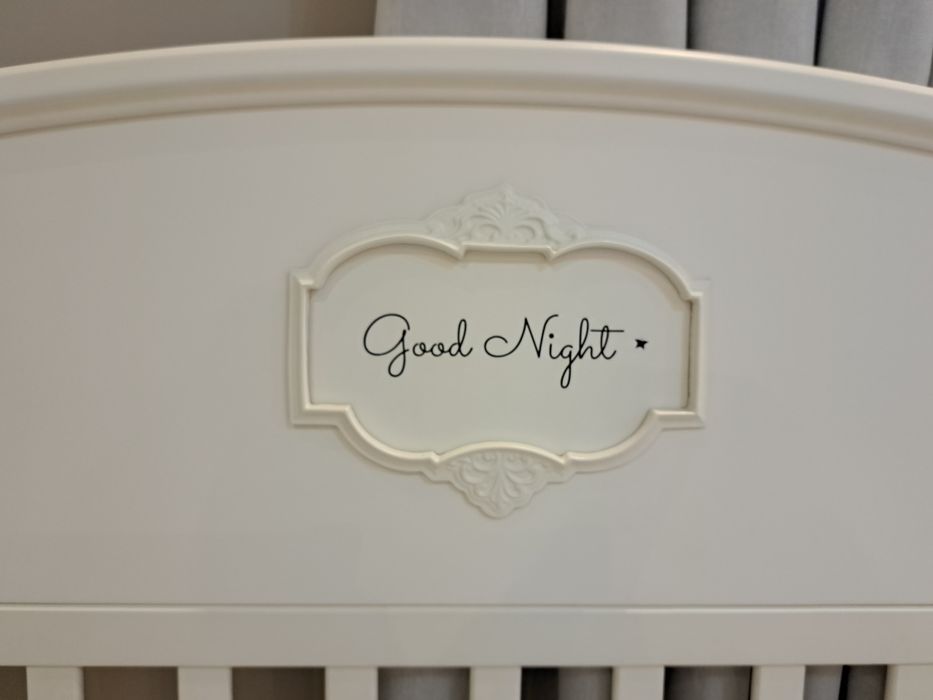 Łóżeczko Bellamy Good Night 140x70 z szufladą i barierkami