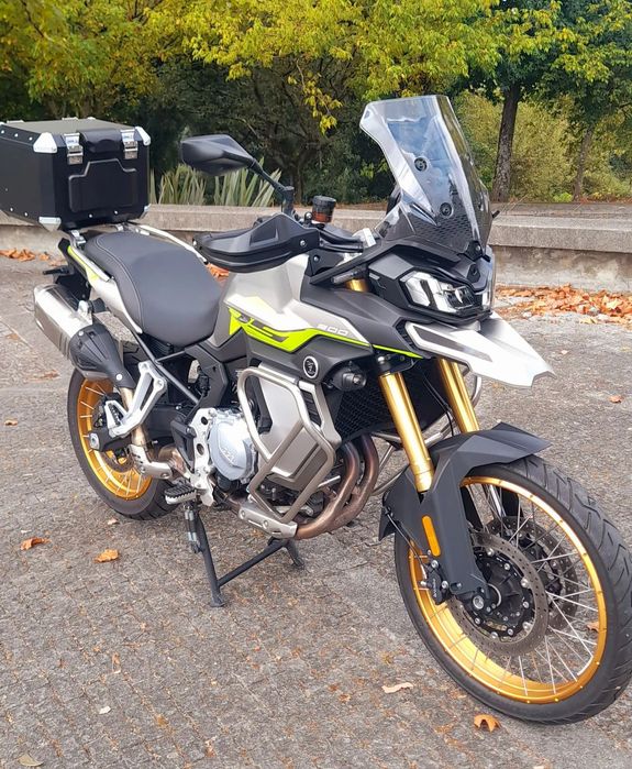 Voge 900DSX
