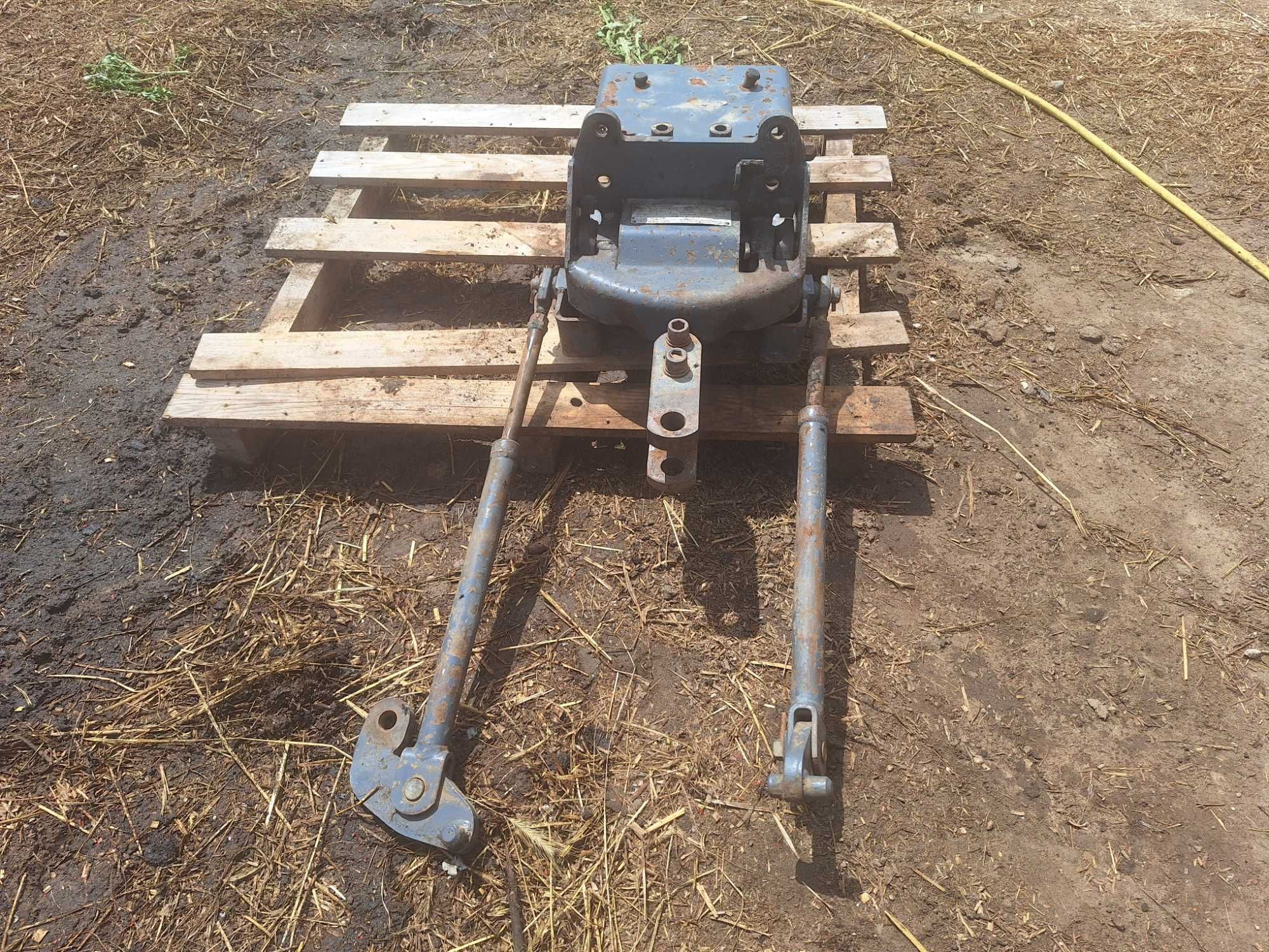 Zaczep dolny automatyczny HITCH NEW HOLLAND CASE