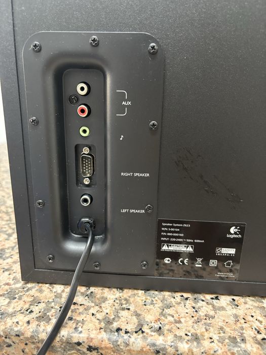 Colunas de som Logitech com subwoofer 2.1