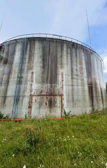 Нафта у кількості 4032,45 т  (30650 барелів)