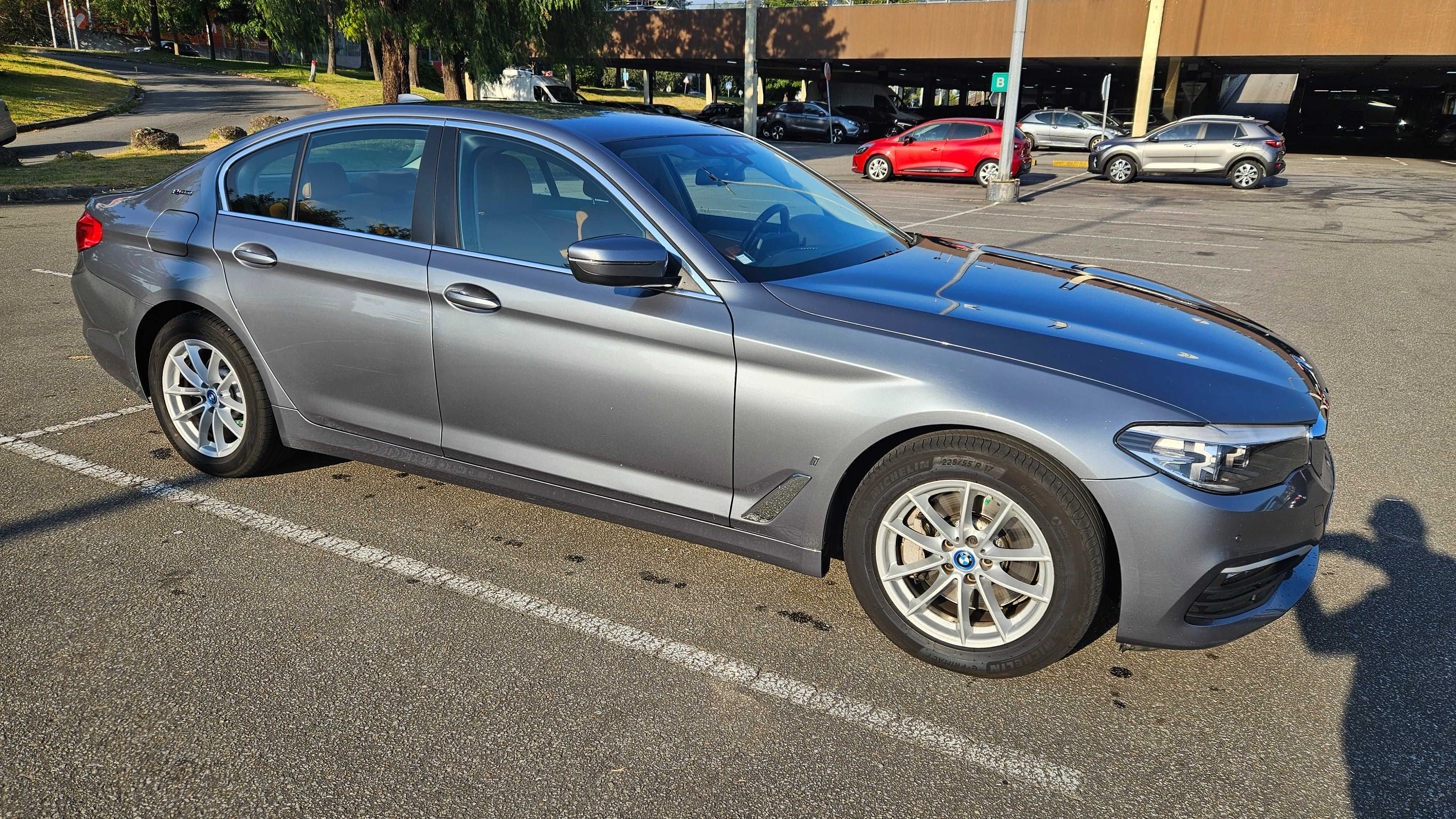 BMW 530e 2018 com IVA dedutível