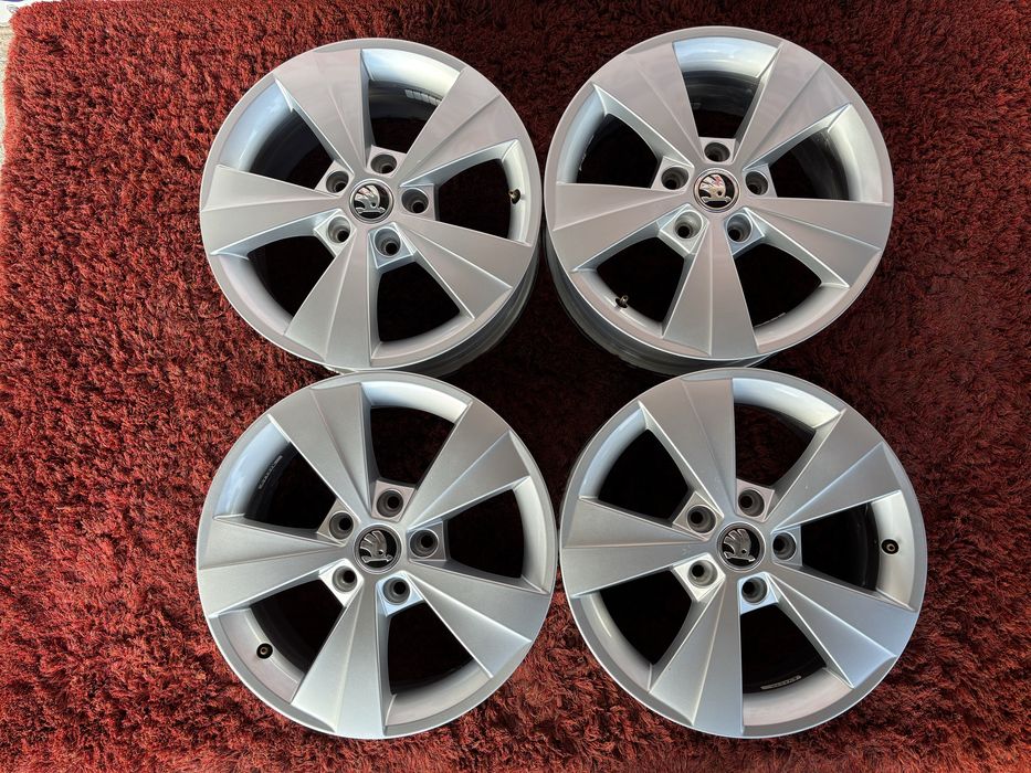 Original Skoda Octavia Karoq Super b R16 5x112