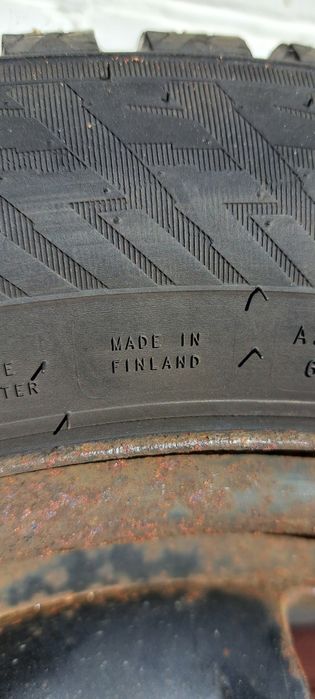 Зимові шини 205 55 r 16  Nokian hakkapeliitta 10 Шип