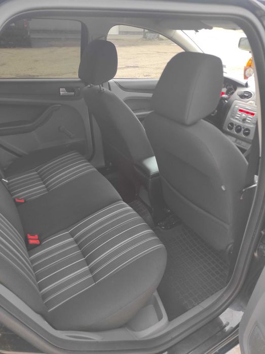 Продаю Ford Focus 2 універсал 1,6 бензин. Хороший стан