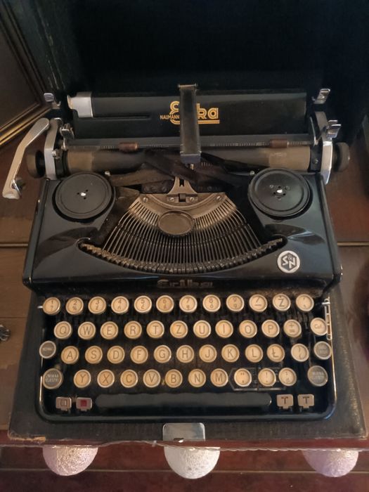 Maszyna do pisania ERIKA M oryginalna drewniana torba