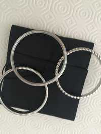 Conjunto de 3 pulseiras prateadas da Calvin Klein.