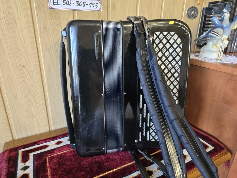 Akordeon Guzikowych Scandali 120bas trzy chóry gryf B