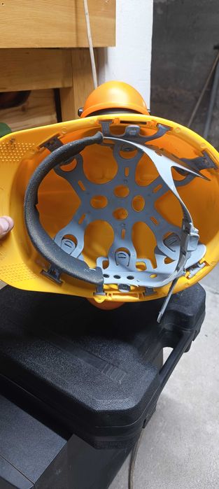Kask i słuchawki ochronne