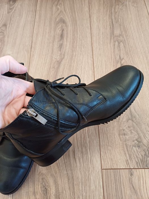 жіноче взуття осіннічоботи черевики капці шкіряні зимові сапоги на мех