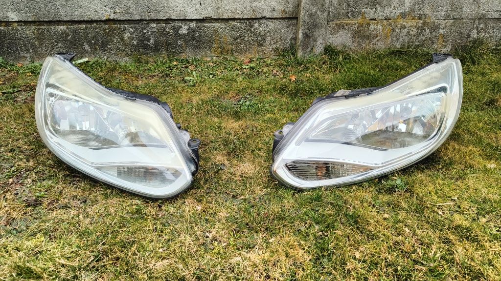 Komplet lamp przednich Ford Focus mk3 2012r EU przedlift