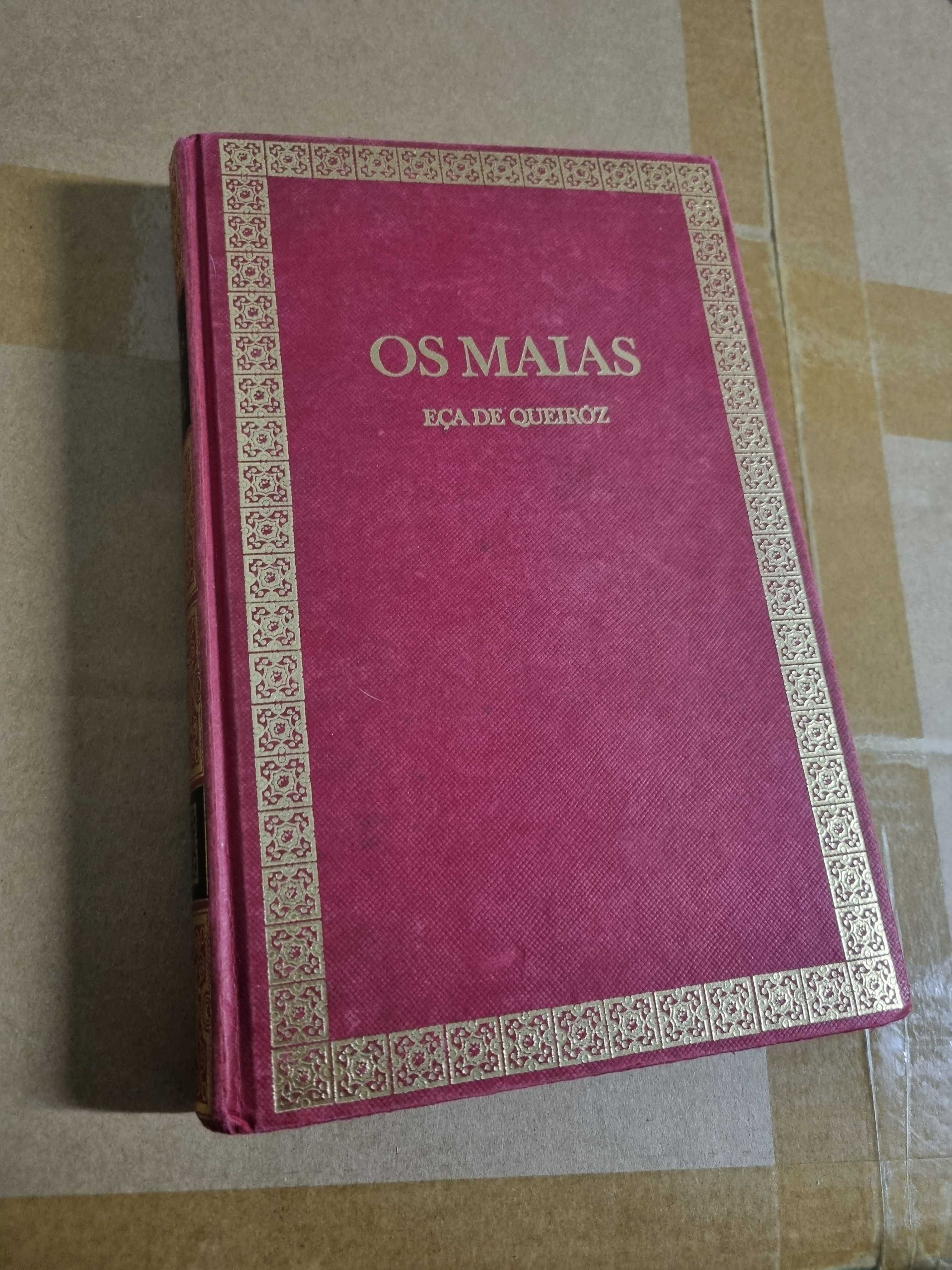 18 Livros de edição antiga (Os Maias, Lusíadas, etc)