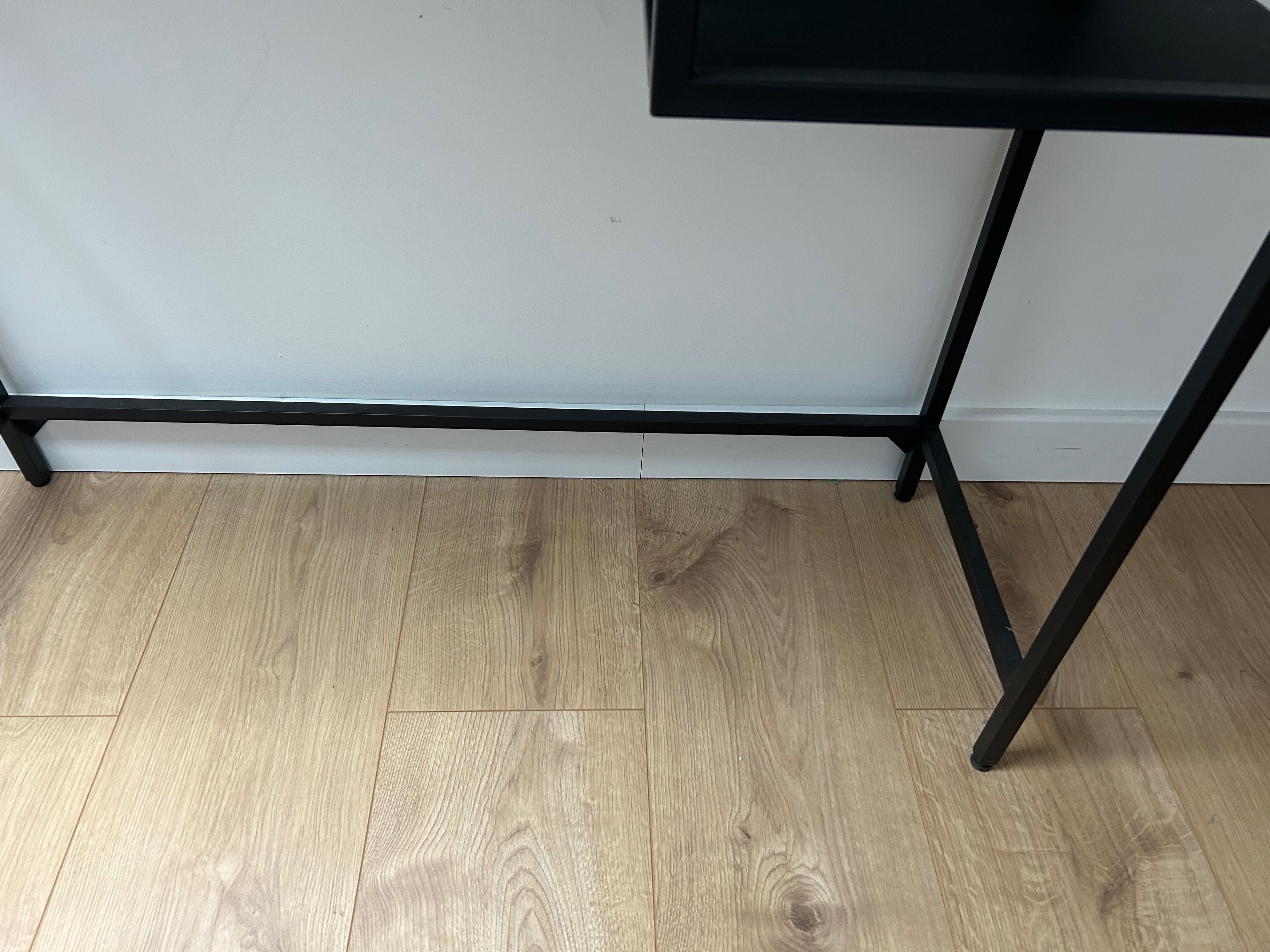 Szklane biurko ikea