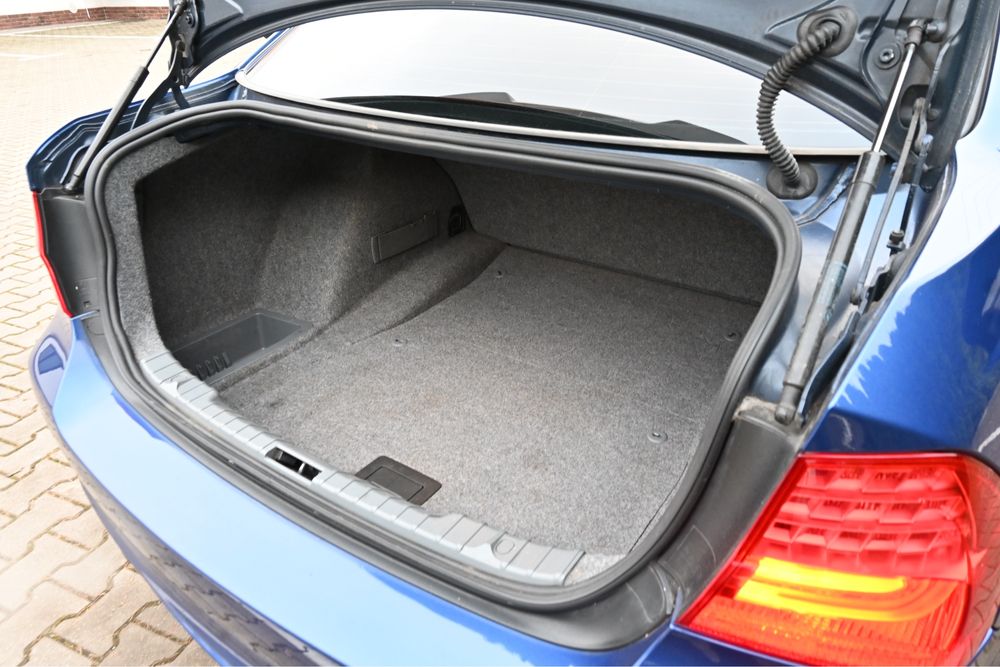 BMW E90 2.0 Benzyna •2010• Orginalny przebieg 197 tys • CarPlay