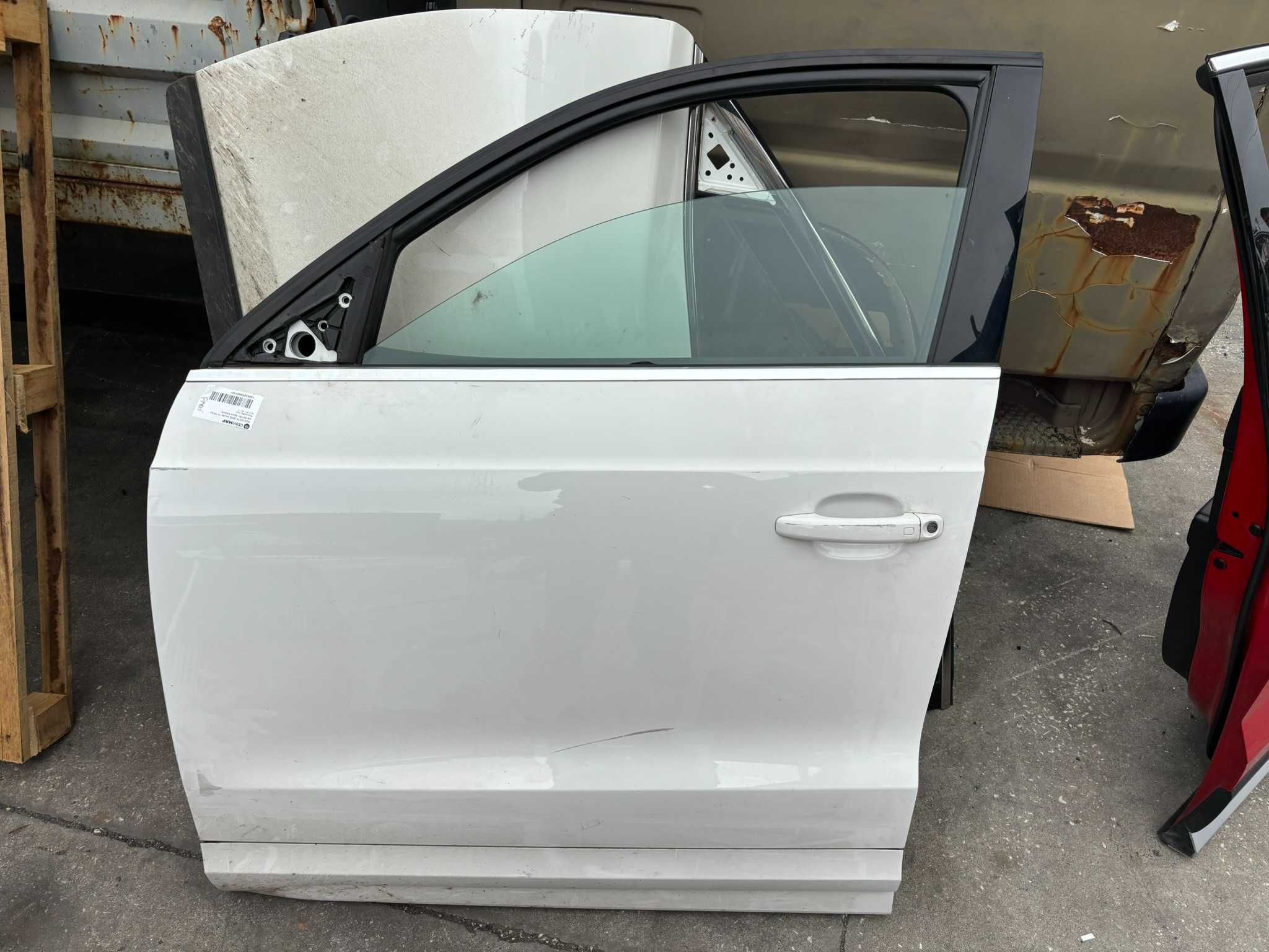 Porta Frente Esquerda Audi Q3 do  ano 2015