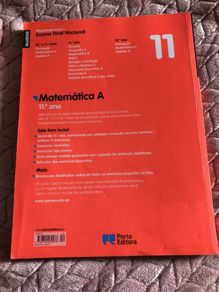 Livro de preparação para o exame de Matemática 11°Ano