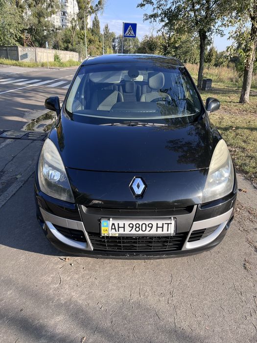 Продам семейный Scenic3