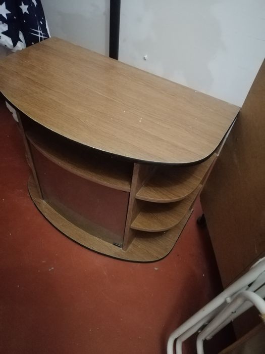 Продам тумбу в хорошем состоянии