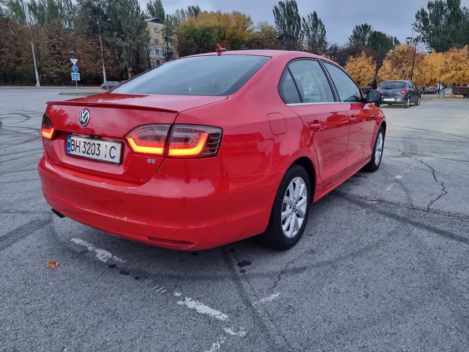Продам автомобіль Volkswagen Jetta 2014 1,8