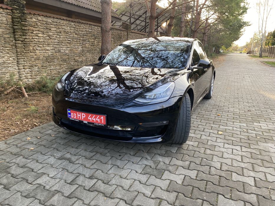 Продам Тесла модел 3