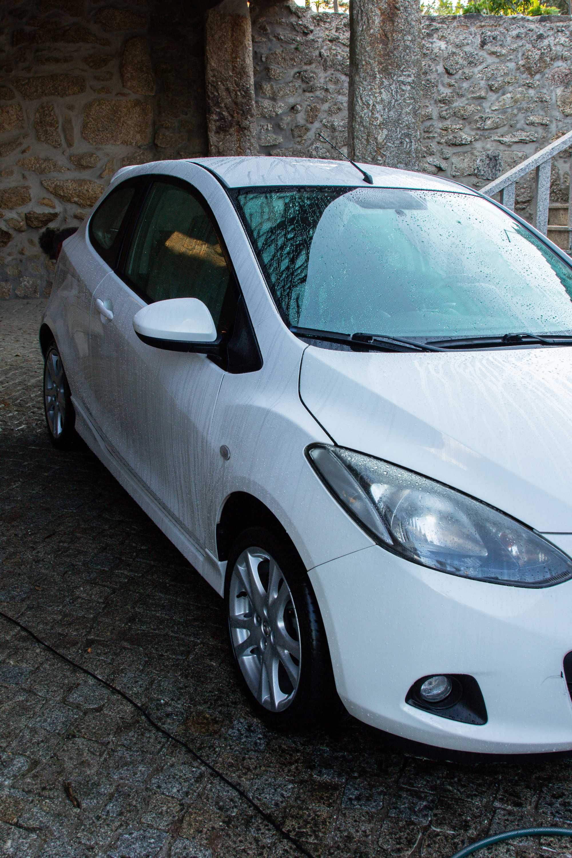 Mazda 2 2010 3 portas