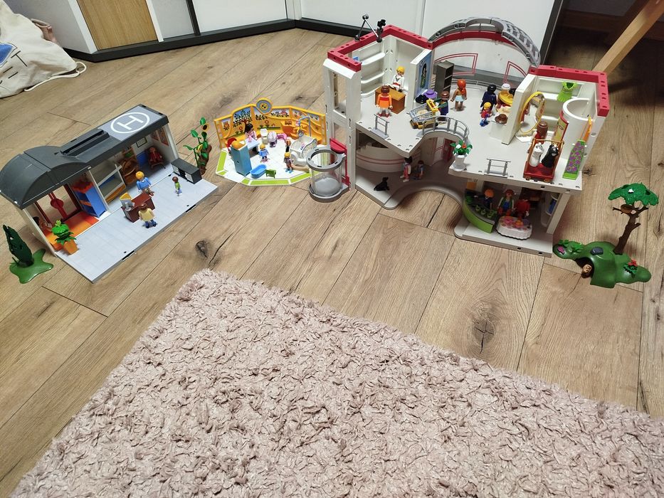Play mobil galeria handlowa +przedszkole+szpital