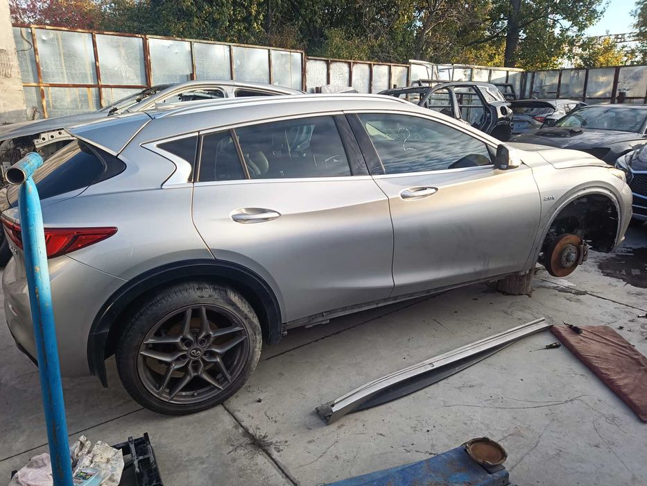 Дзеркало заднього виду Infiniti qx30