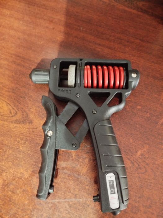 Кистьові еспандери з регулюванням