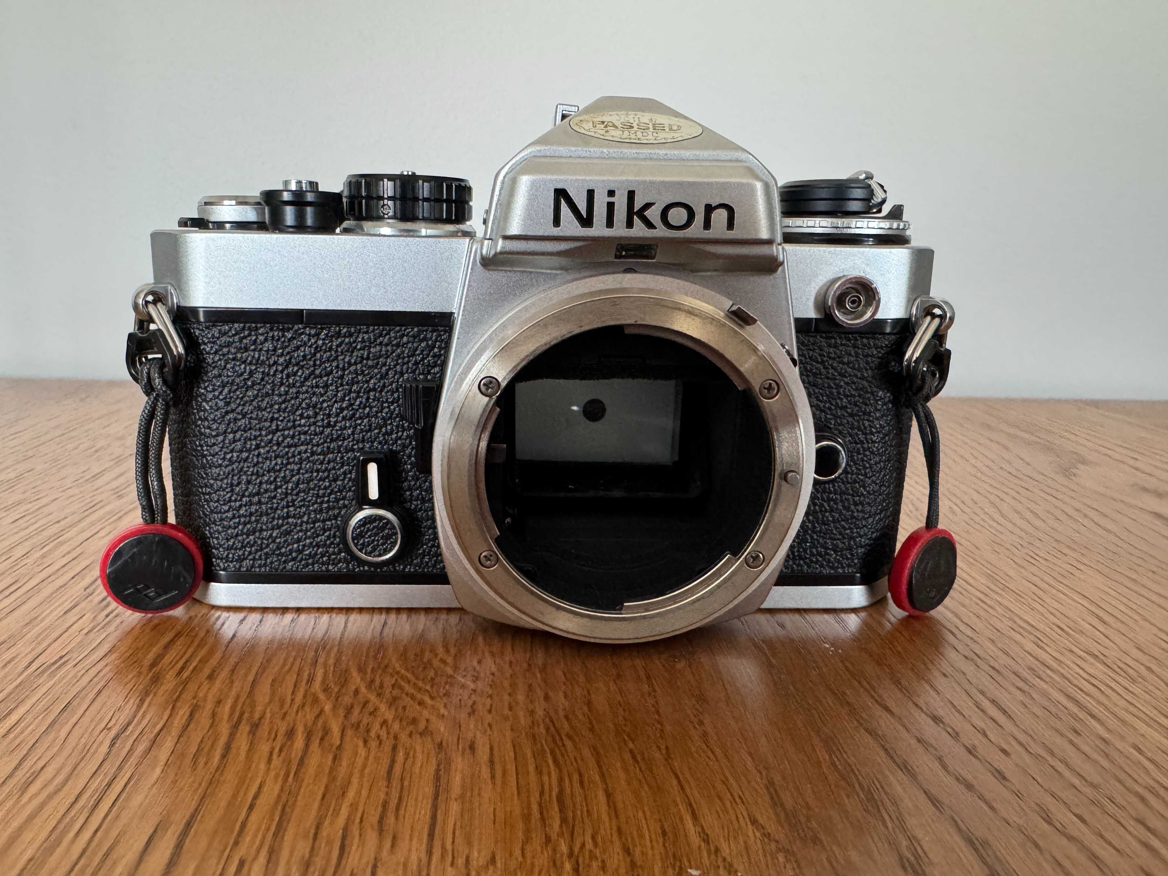 Nikon FE srebrny