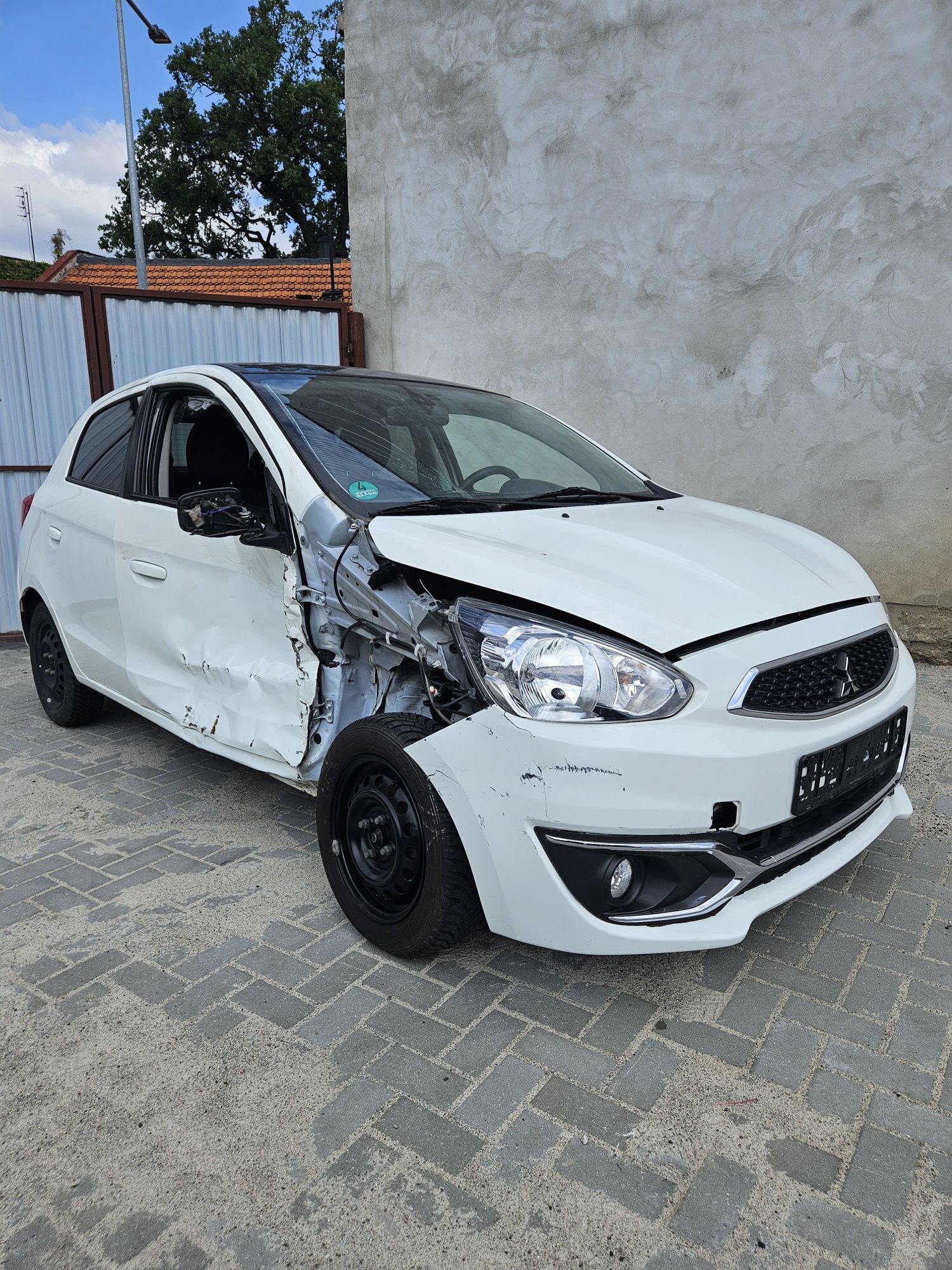 Mitsubishi space star