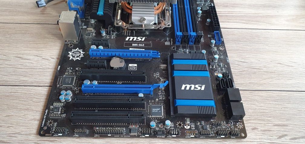 Płyta główna MSI B85-G43 z procesorem Intel Core i7 4790K 4rdzeniowy 4
