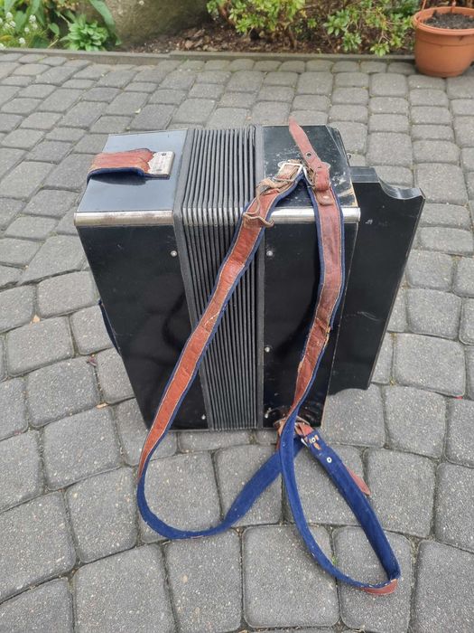 Akordeon Rosyjski 80 letni