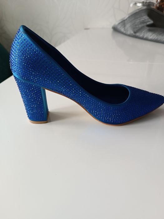 Buty na obcasie , rozm 38