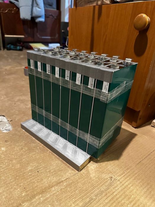 Акумулятор lifepo4 12.8 вольт є 90 та 100ah  залізофосфат.