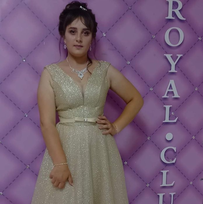 Продам випускну сукню