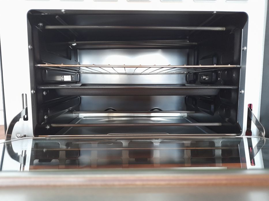 Mini piekarnik elektryczny