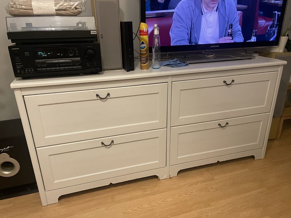 Komoda Ikea 4-szufladowa w stylu klasycznym Szafk RTV– biała