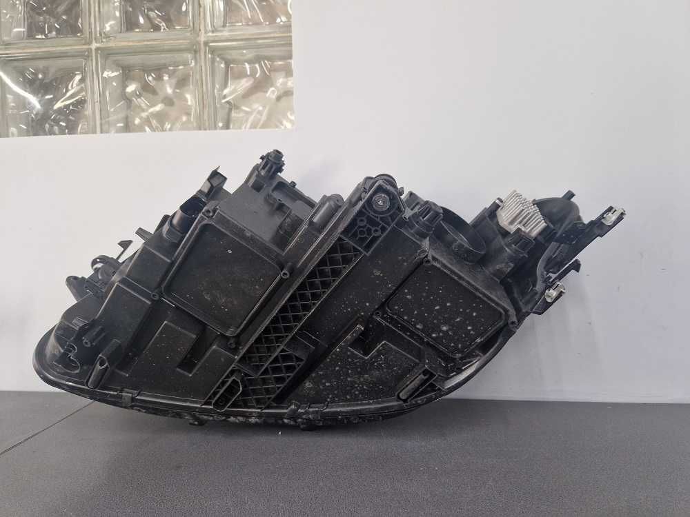 Volkswagen Tiguan II Lift 20 r.- Lampa Przód Prawa Full Led IQ Light