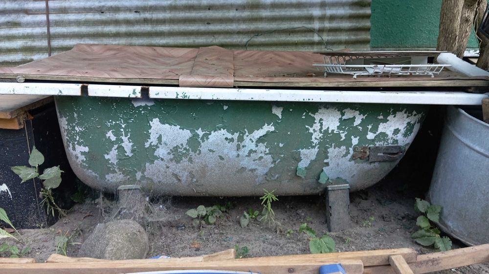 Stara wanna na deszczówkę