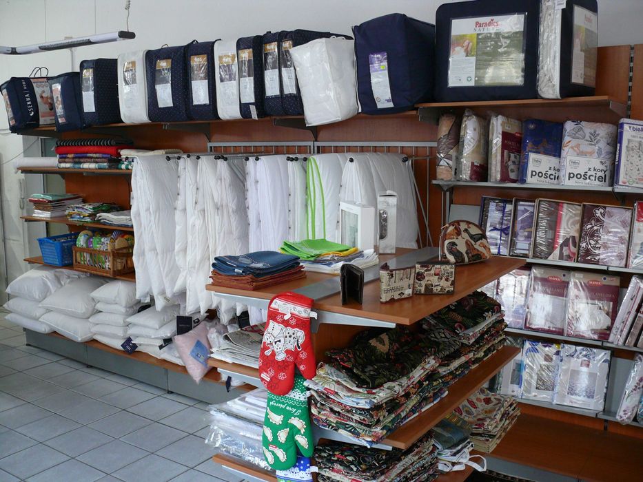 regały/meble do sklepów