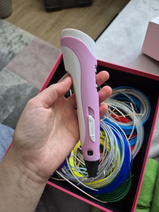 Różowy długopis 3D