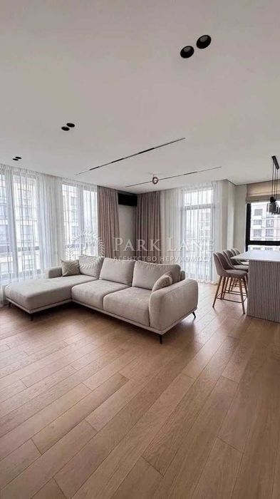 Супер пропозиція! ТОРГ! Файна Таун / Салютна