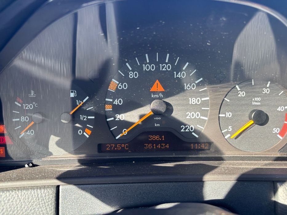 Vende-se Mercedes w210 e290td